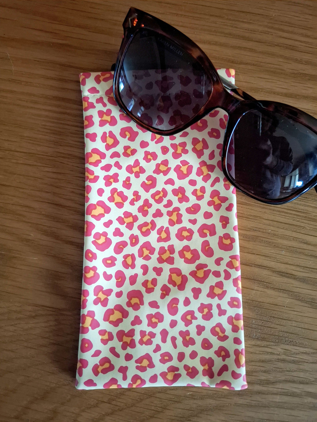 Pink Leopard Print Snap Closure Sunglasses Case